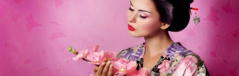 Fille japonaise mince